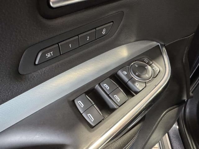2023 Cadillac XT4 AWD Premium Luxury